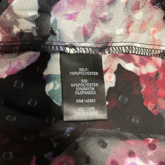 Torrid Crinkle Chiffon Rib Trim Floral Top Size 3X - Picture 6 of 7